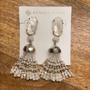 NWOT Kendra Scott Dove Mother of Pearl